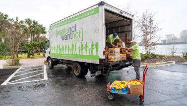 Local Transportation Provider Donates 600 Pounds of Fresh Oranges to Local Charity