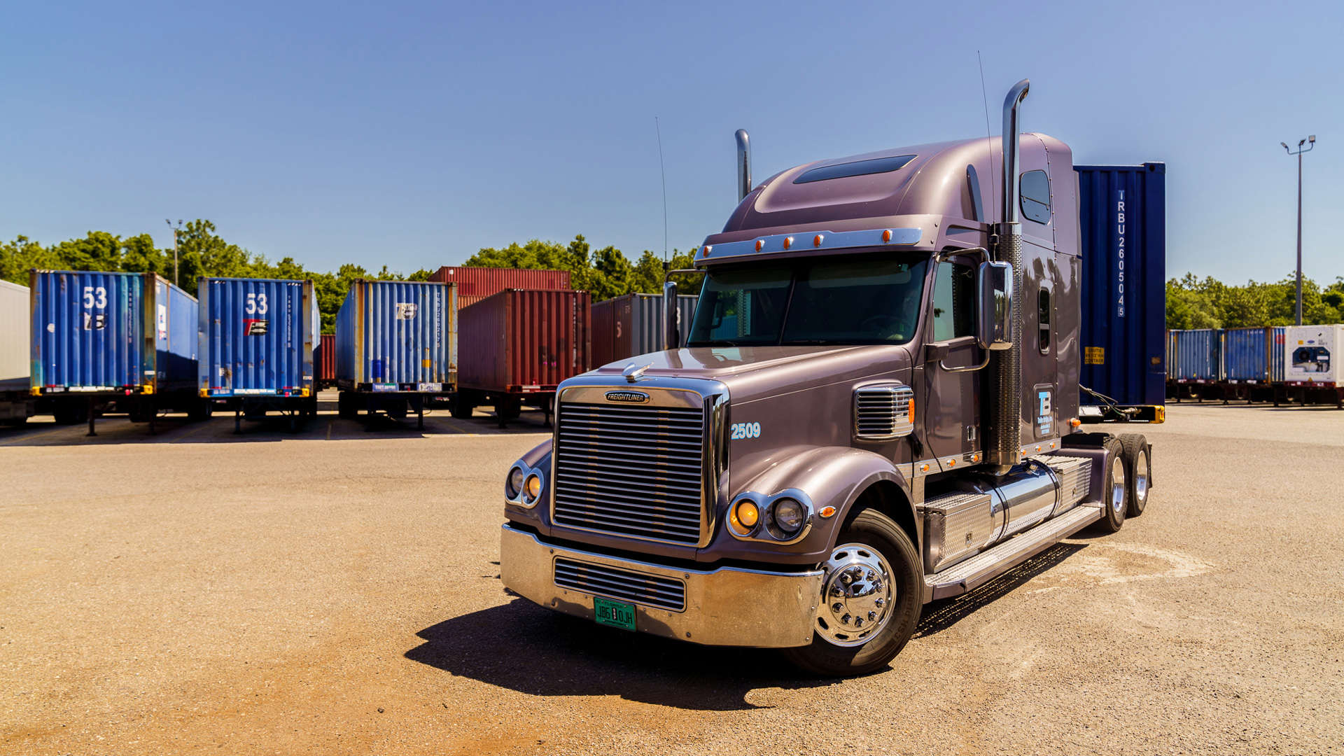 Navigating The Current Market Of Contract Vs Spot Freight